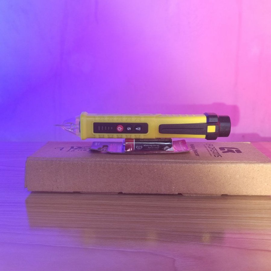 Ac voltage detector m100